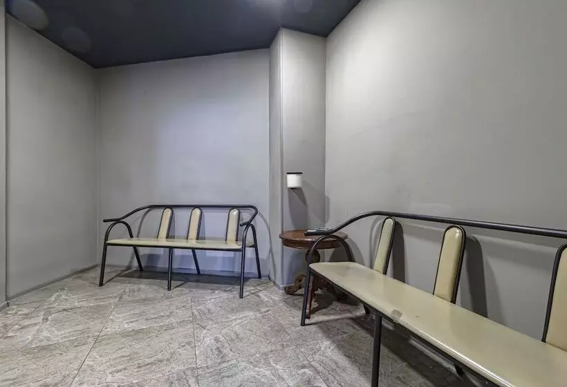 هتل Caps Lock Future