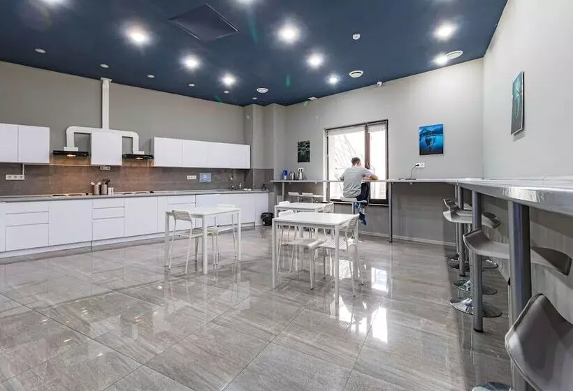 هتل Caps Lock Future