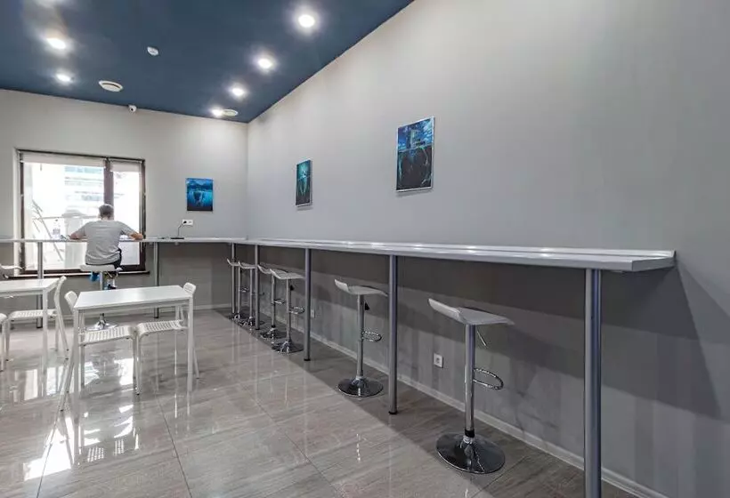 هتل Caps Lock Future