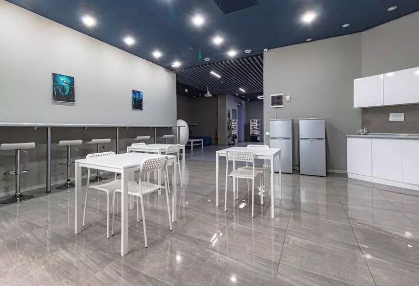 هتل Caps Lock Future