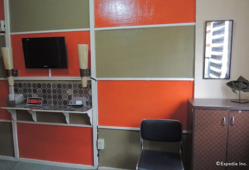 בית מלון כפרי Flory S Inn