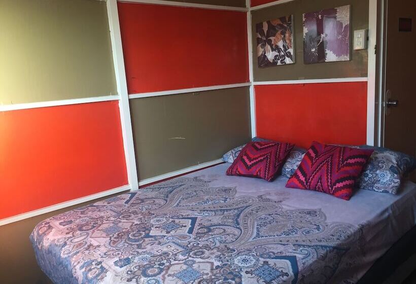 בית מלון כפרי Flory S Inn