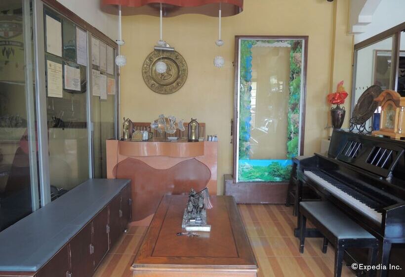 בית מלון כפרי Flory S Inn