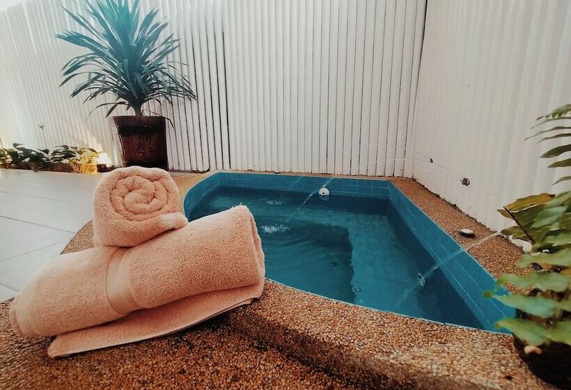 בית מלון כפרי Tisha Langkawi Wellness Resort