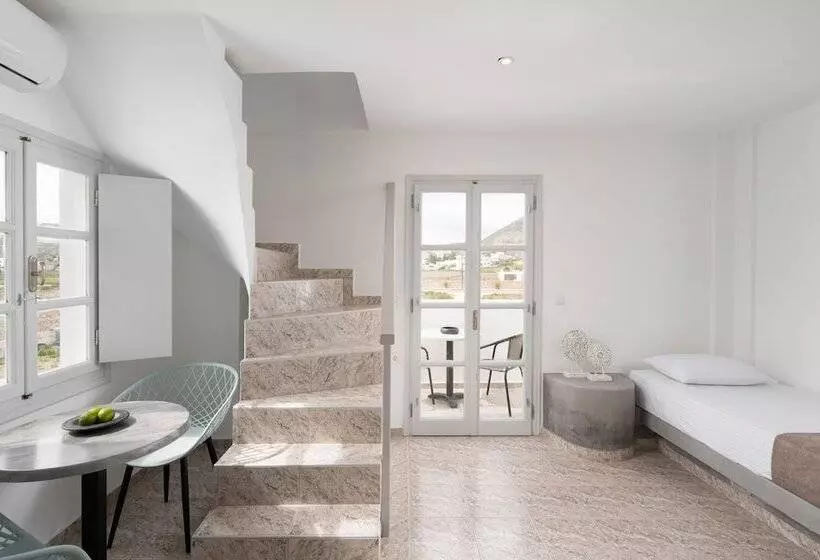 Hotelli White Lily Suites & Lofts   Adults Only 16 Plus