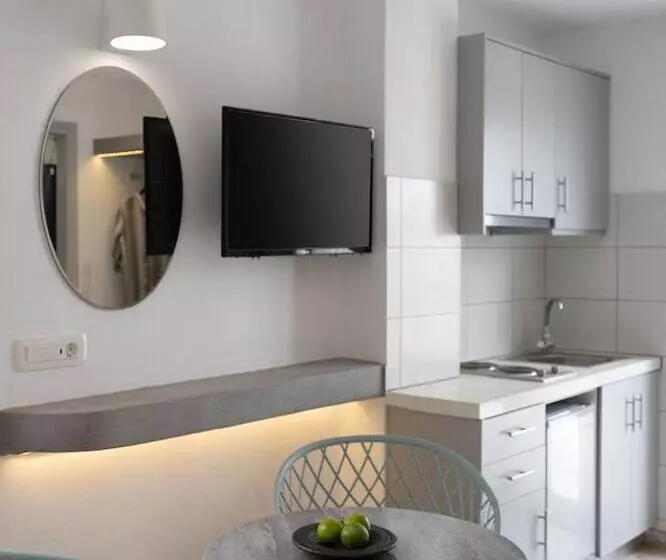 Hotelli White Lily Suites & Lofts   Adults Only 16 Plus