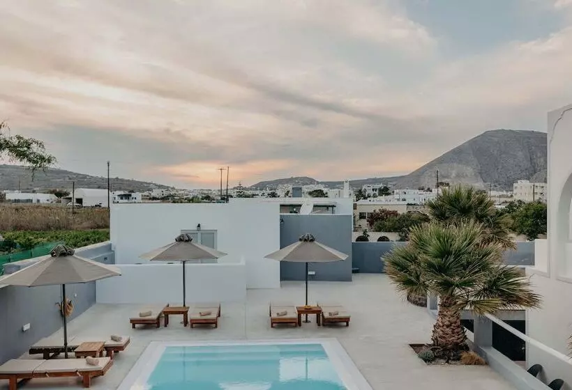 Hotelli White Lily Suites & Lofts   Adults Only 16 Plus