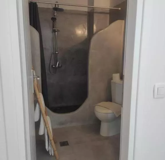 Hotelli White Lily Suites & Lofts   Adults Only 16 Plus