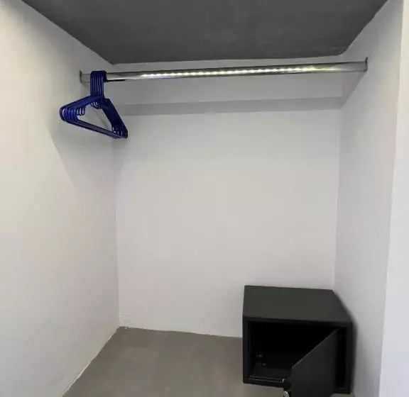 Hotelli White Lily Suites & Lofts   Adults Only 16 Plus