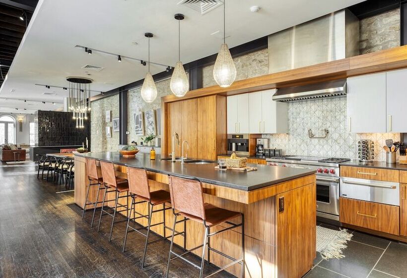 Paramount Place By Avantstay 4 Story Apartment In Heart Of Austin W/ Movie Theatre