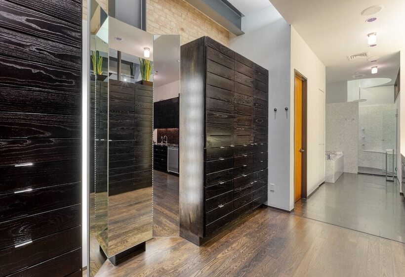 Paramount Place By Avantstay 4 Story Apartment In Heart Of Austin W/ Movie Theatre