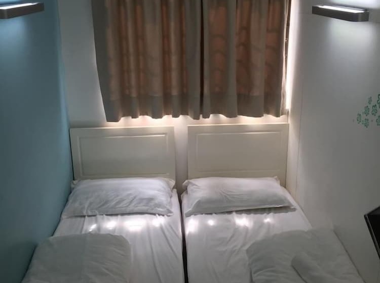 پانسیون Starfish Hostel