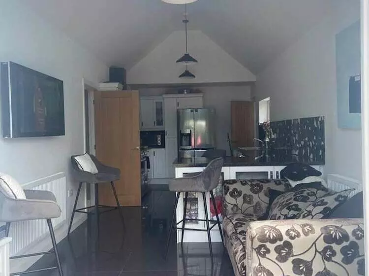 レジデンス Pet Friendly, Unique 4 Bed Bungalow In Porthcawl