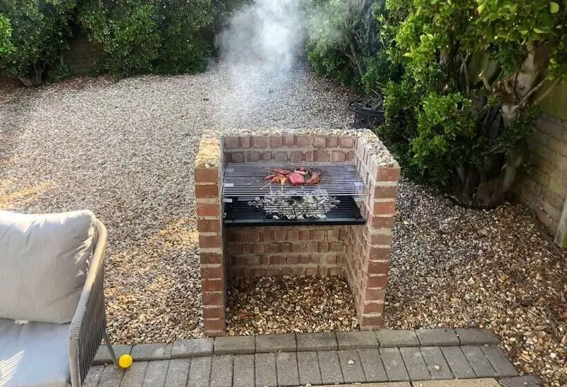 レジデンス Pet Friendly, Unique 4 Bed Bungalow In Porthcawl