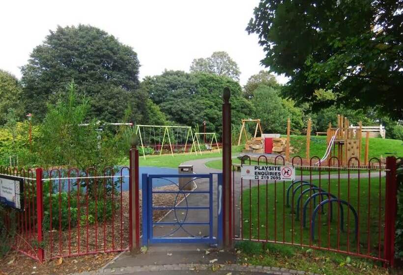 住所  Remarkable 3 Bed House In Wallsend