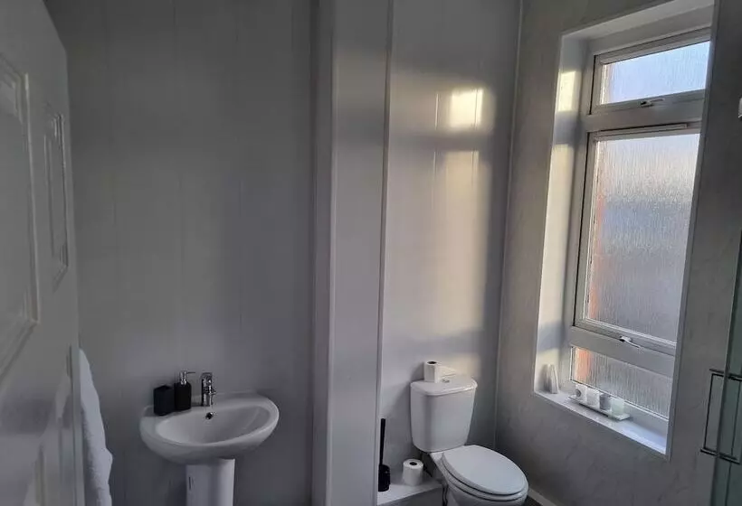 Residenssi Remarkable 3 Bed House In Wallsend