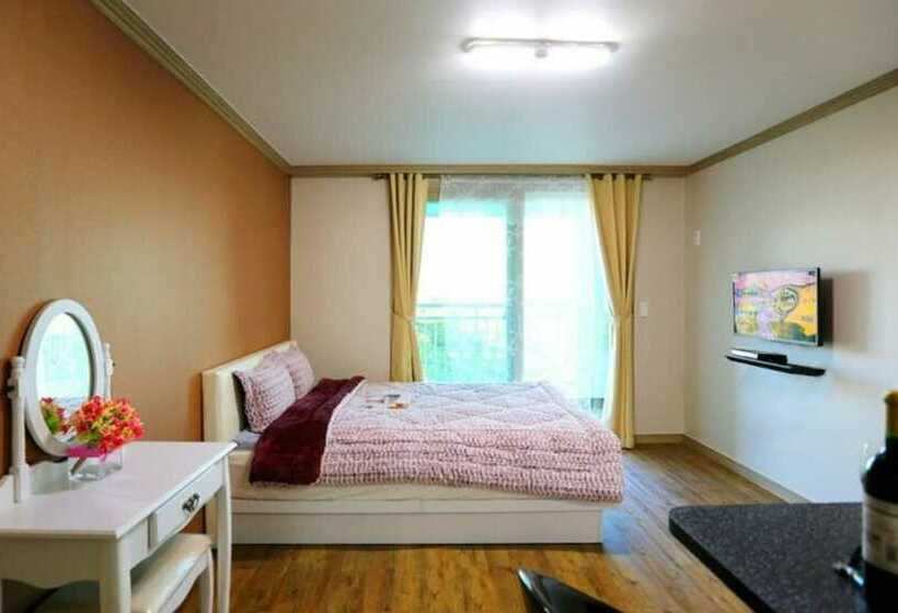 Ulsan Ganjeolgot Haedameun Pension