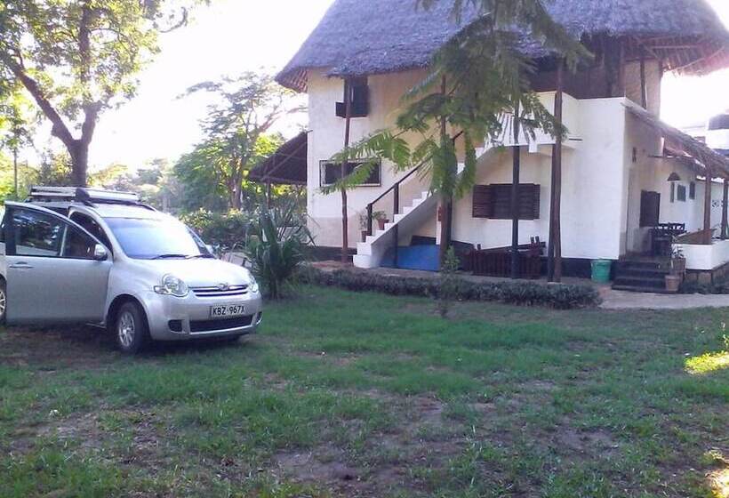 Diani Banda Cottages