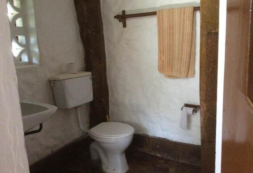 Diani Banda Cottages