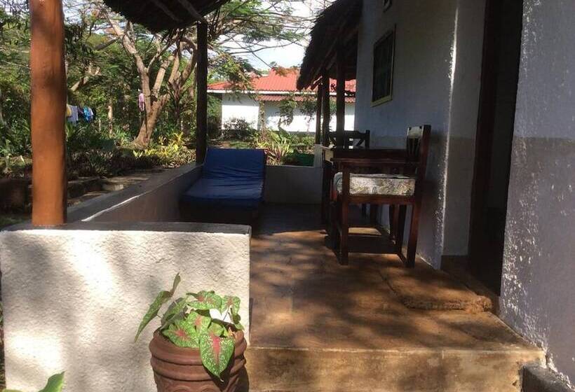 Diani Banda Cottages