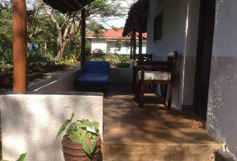Diani Banda Cottages