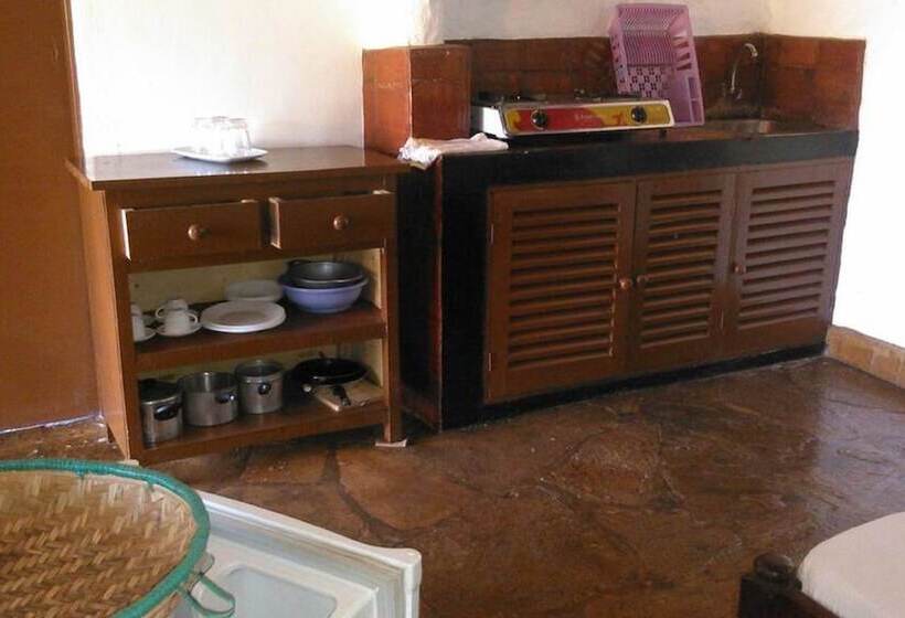 Diani Banda Cottages