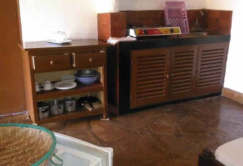 Diani Banda Cottages