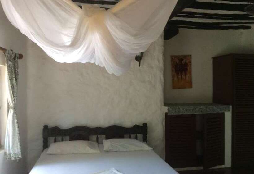 Diani Banda Cottages