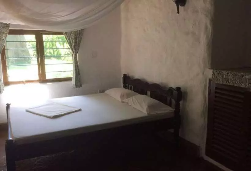 Diani Banda Cottages