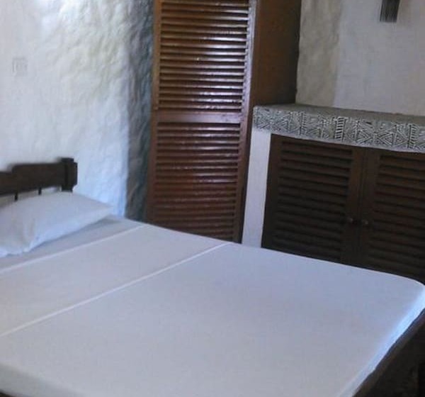 Diani Banda Cottages