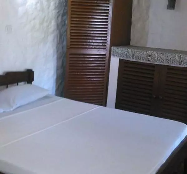 Diani Banda Cottages