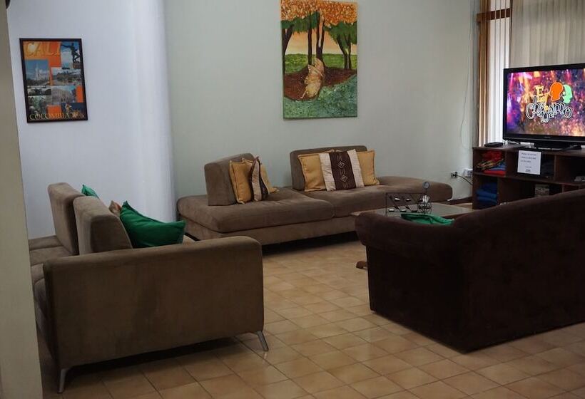 Gaudy´s Eco Hotel   Hostel