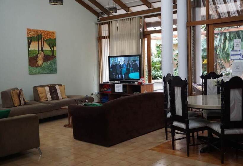 Gaudy´s Eco Hotel   Hostel