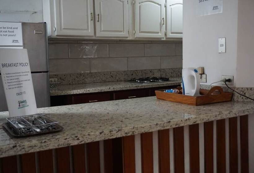 Gaudy´s Eco Hotel   Hostel