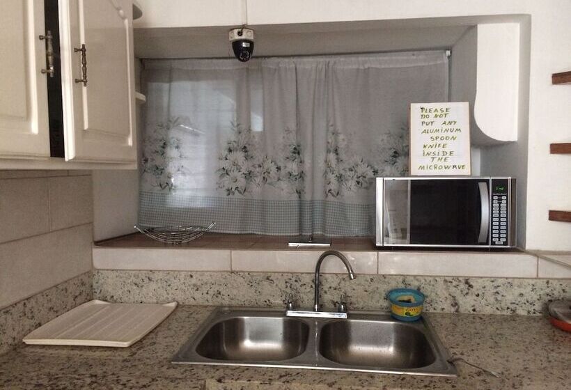 Gaudy´s Eco Hotel   Hostel