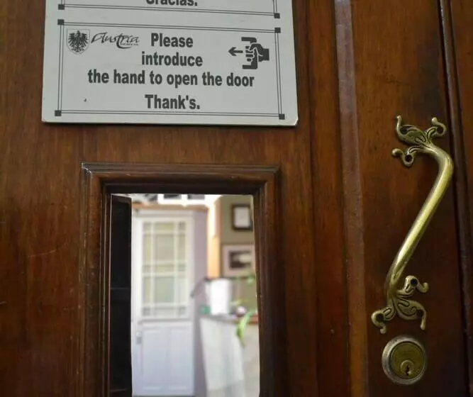 Hostal Austria Hostel