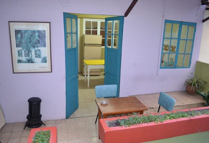 Hostal Austria Hostel