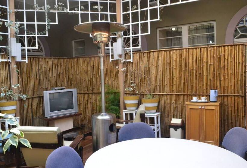 Hostal Austria Hostel