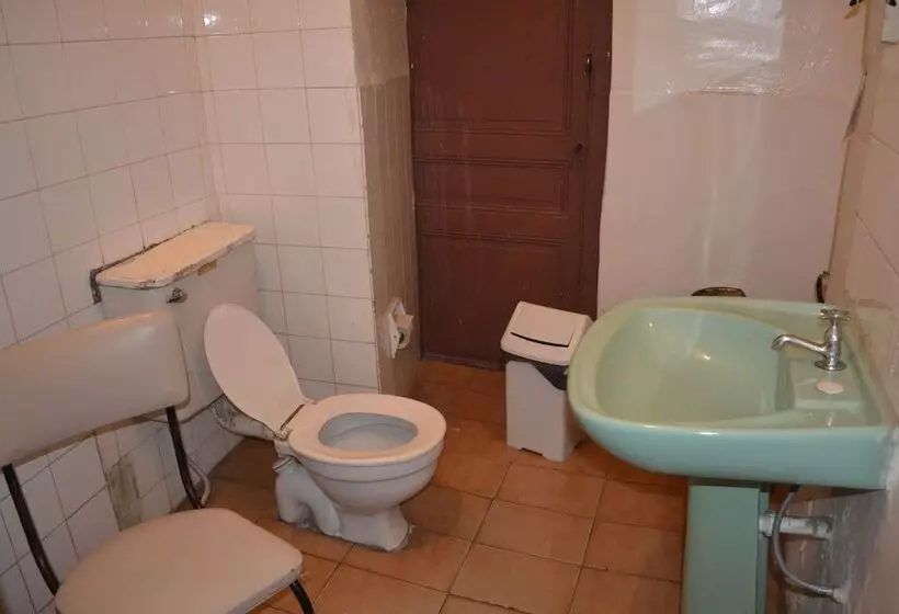 Hostal Austria Hostel