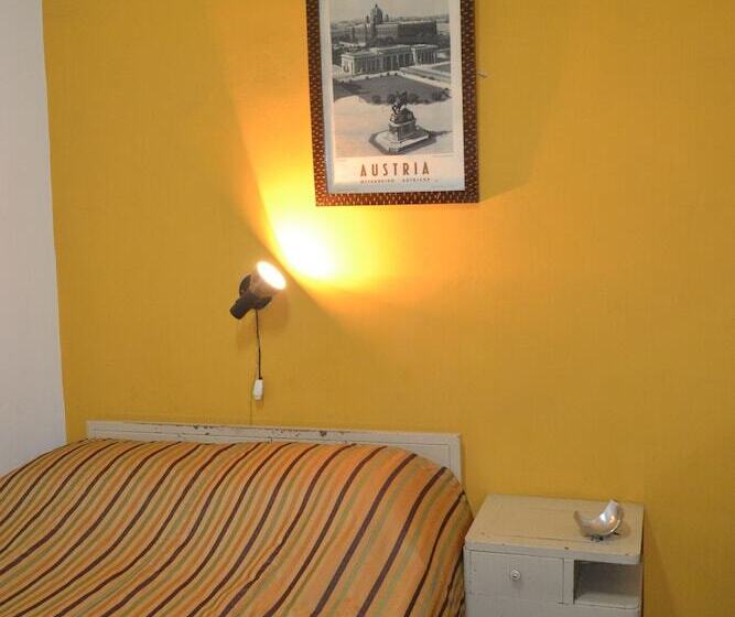Hostal Austria Hostel