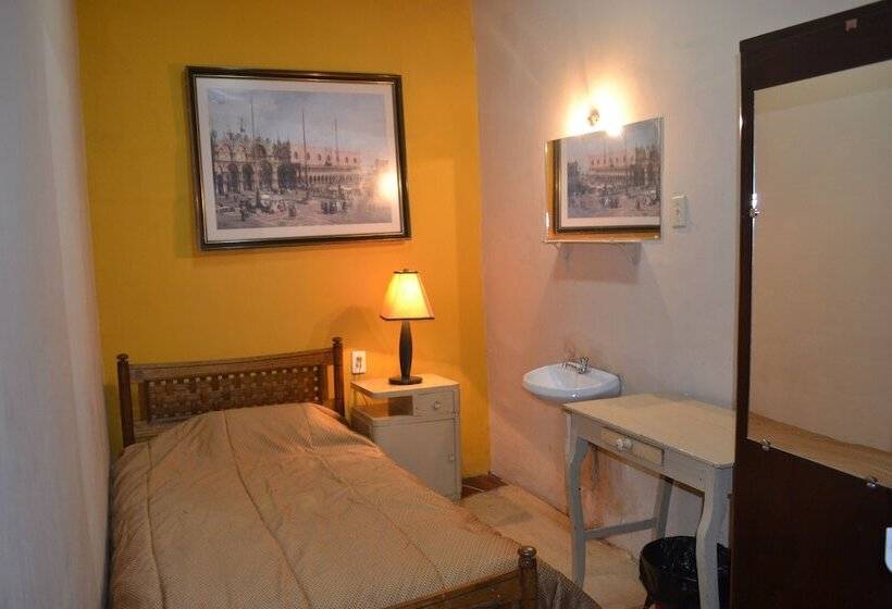 Hostal Austria Hostel