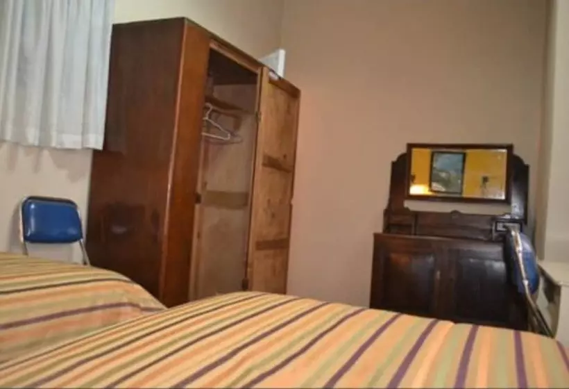 Hostal Austria Hostel