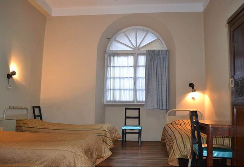 Hostal Austria Hostel