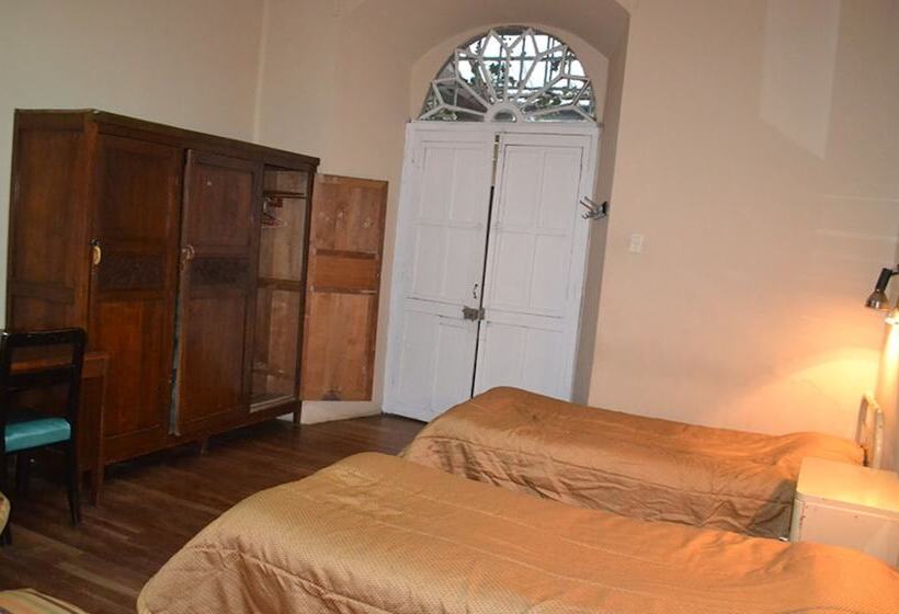 Hostal Austria Hostel