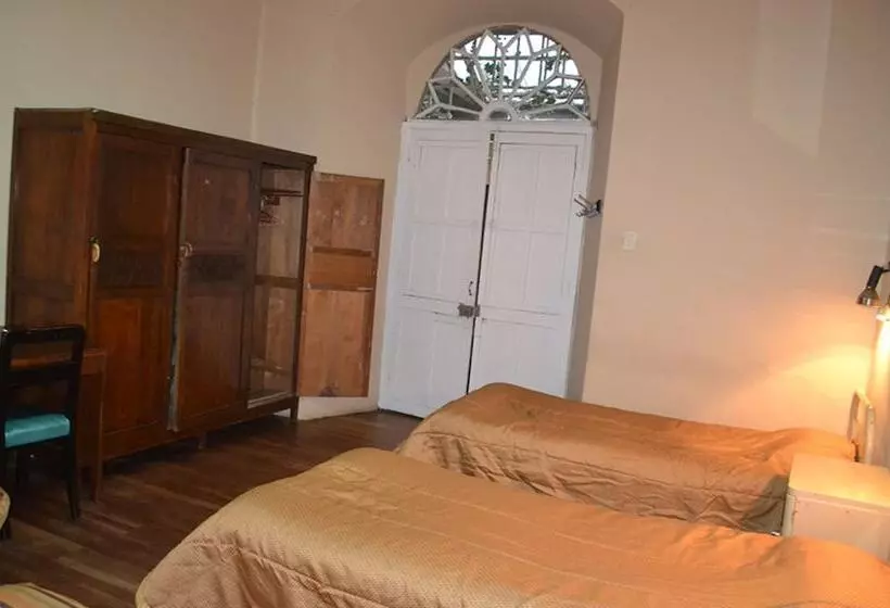 Hostal Austria Hostel