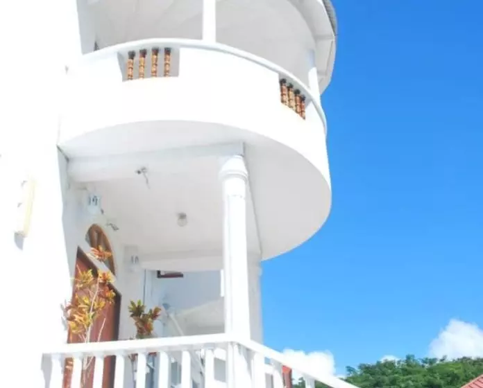 هتل Grand Anse Beach Palace