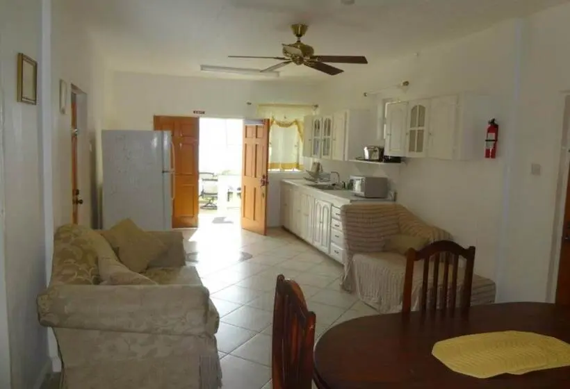 هتل Grand Anse Beach Palace