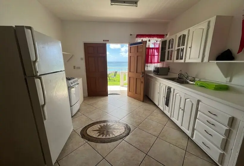 هتل Grand Anse Beach Palace