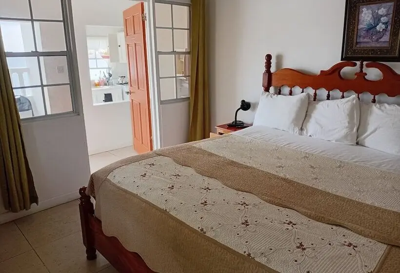 هتل Grand Anse Beach Palace