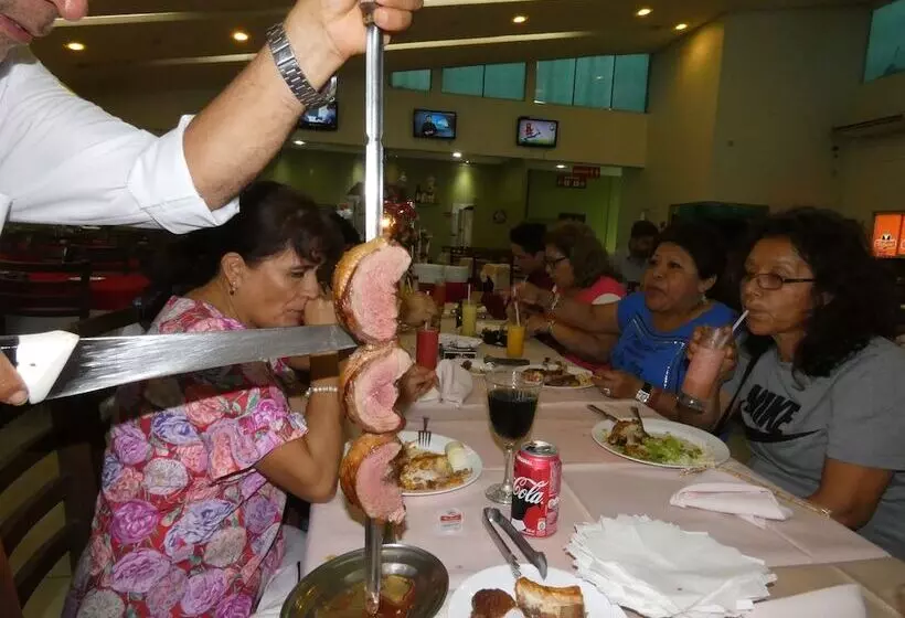 ホテル Hospedaje El Delfín